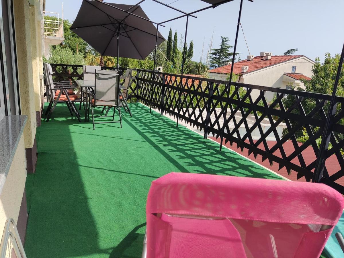 Apartment Teresa With Big Terrace Dramalj Crikvenica Esterno foto